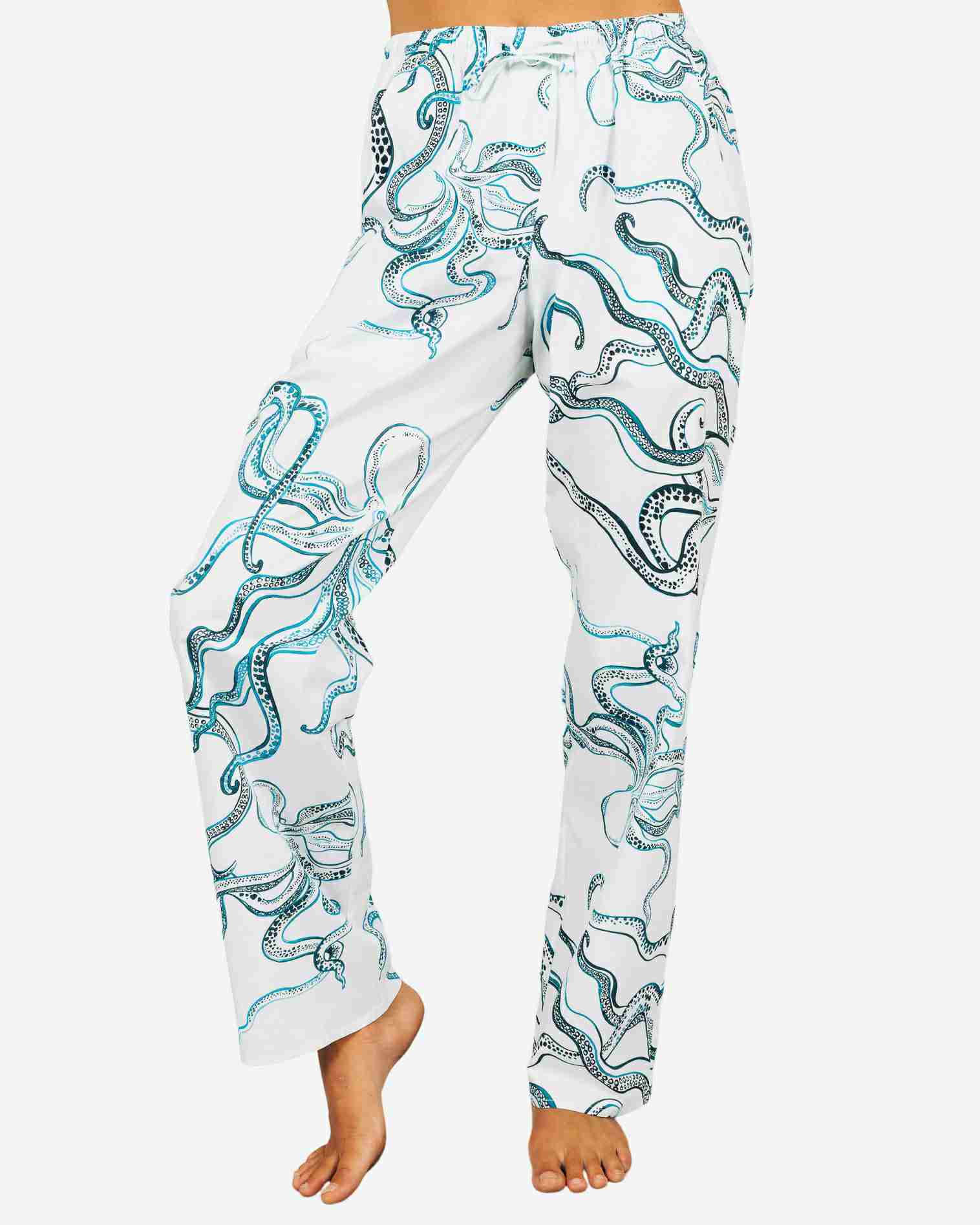http://woodstocklaundry.eu/cdn/shop/files/womens-lounge-pants-octopus-indigo-white-front2.jpg?v=1683316729