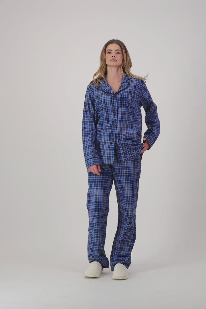 Womens blue checked pyjamas in flannel - camden blue