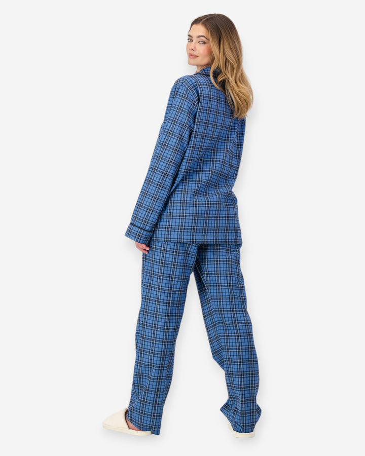 Womens blue checked pyjamas in flannel - camden blue