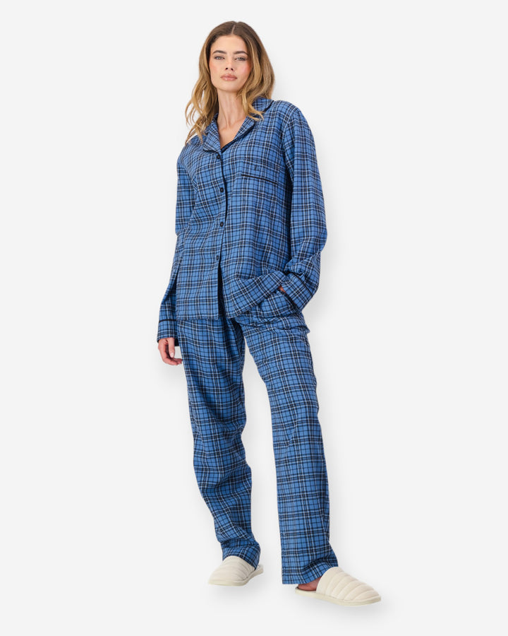 Womens blue checked pyjamas in flannel - camden blue